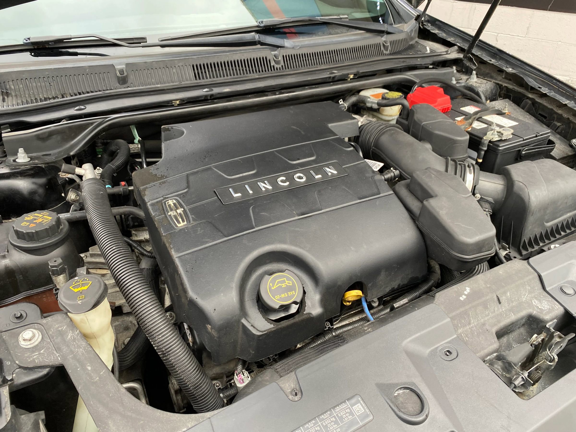 Used 2015 Lincoln MKS AWD w/ Equipment Group 101A image 36