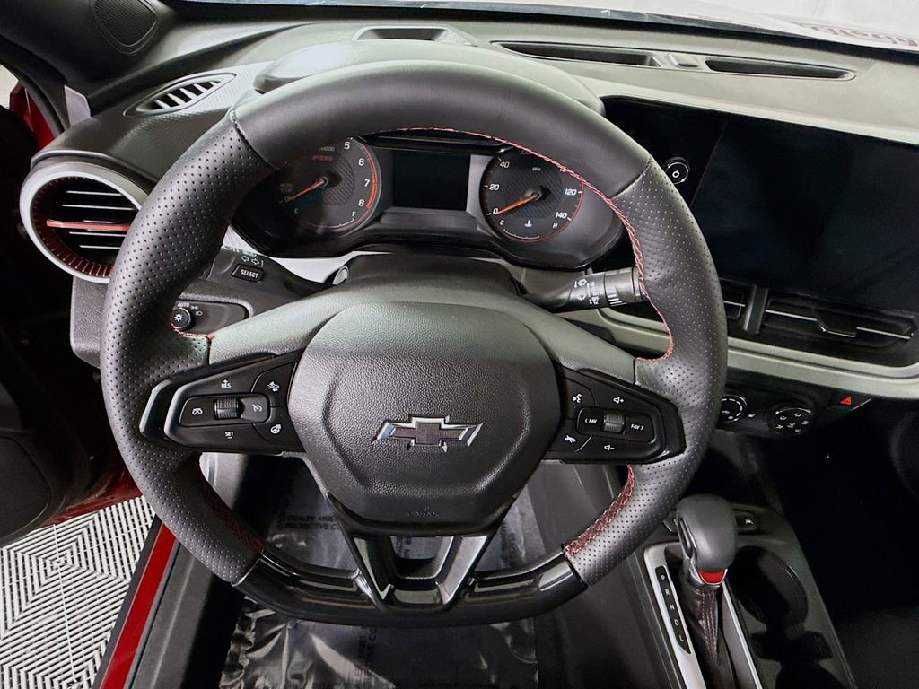 Used 2025 Chevrolet Trax RS w/ Sunroof Package image 20