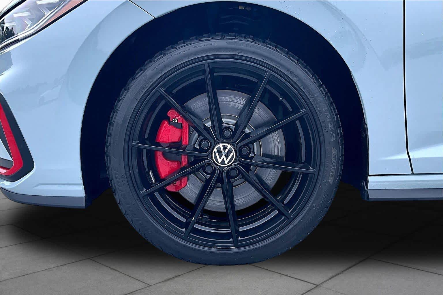 Used 2025 Volkswagen Jetta GLI Autobahn FWD image 10