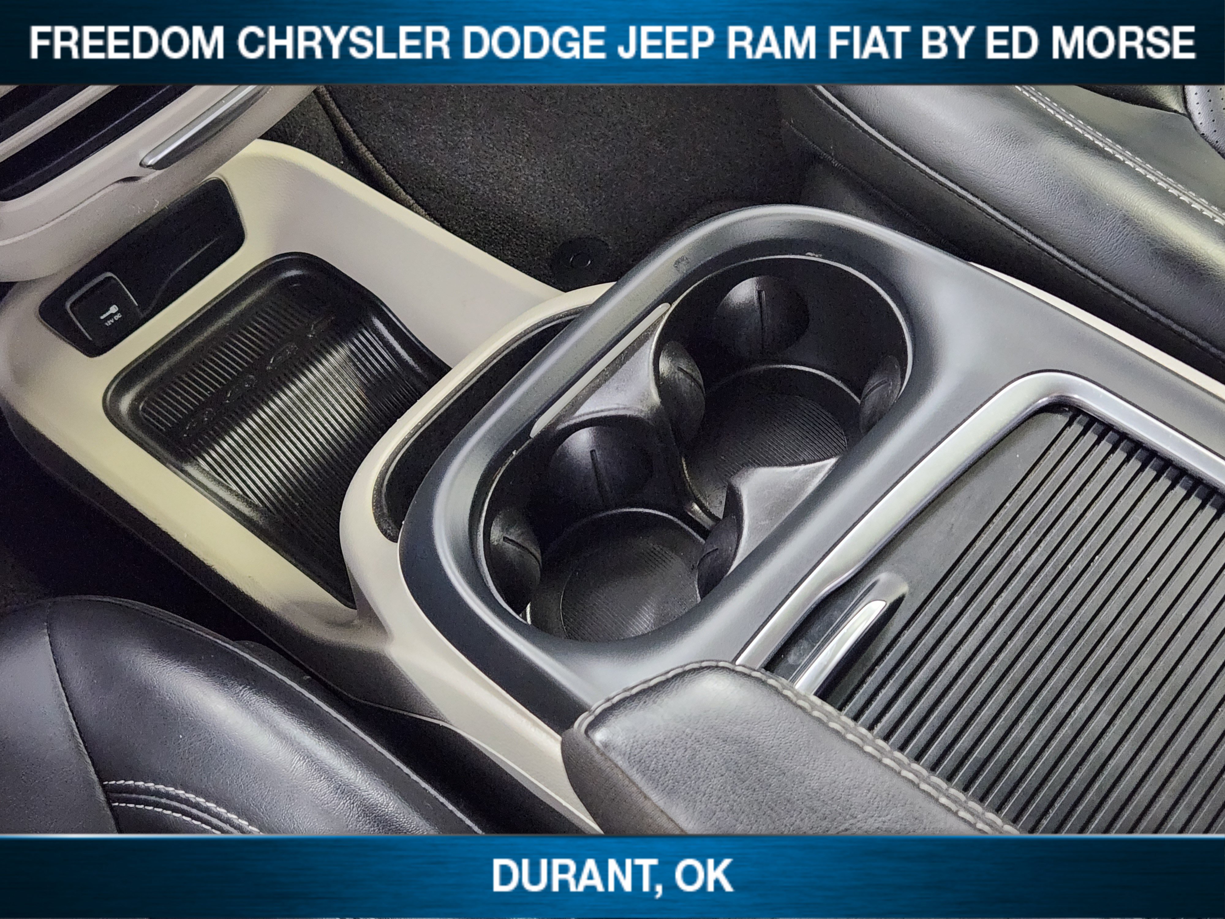 Used 2023 Chrysler Pacifica Touring-L FWD image 15