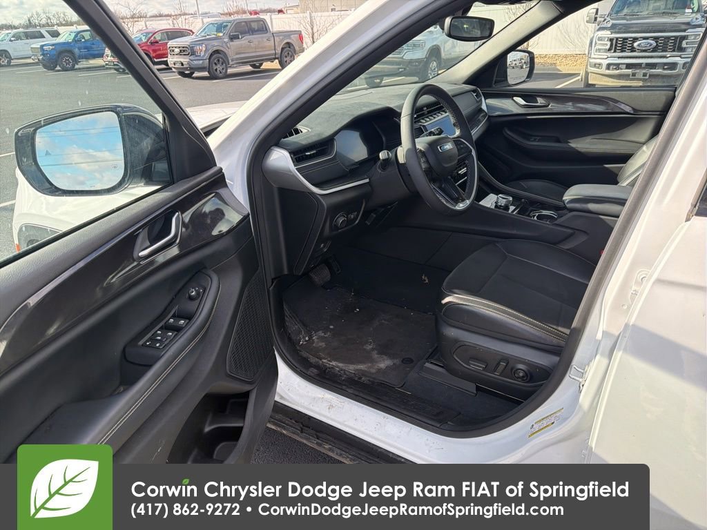 Certified 2023 Jeep Grand Cherokee Altitude image 9