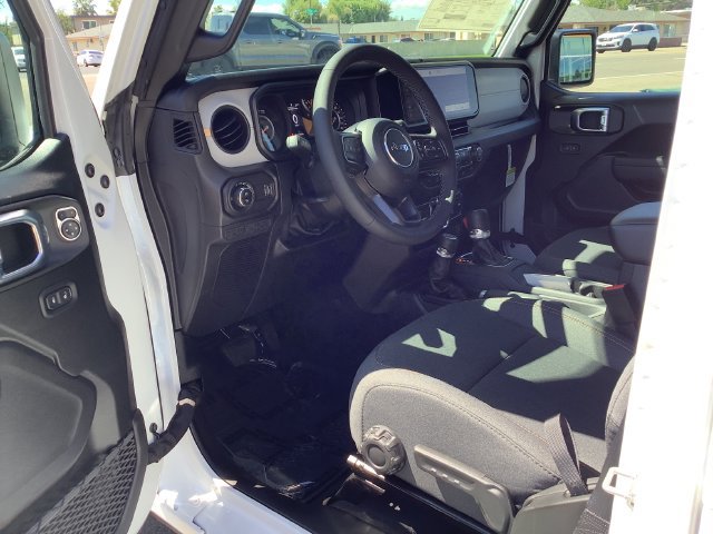 New 2026 Jeep Gladiator Sport AWD/4WD image 7