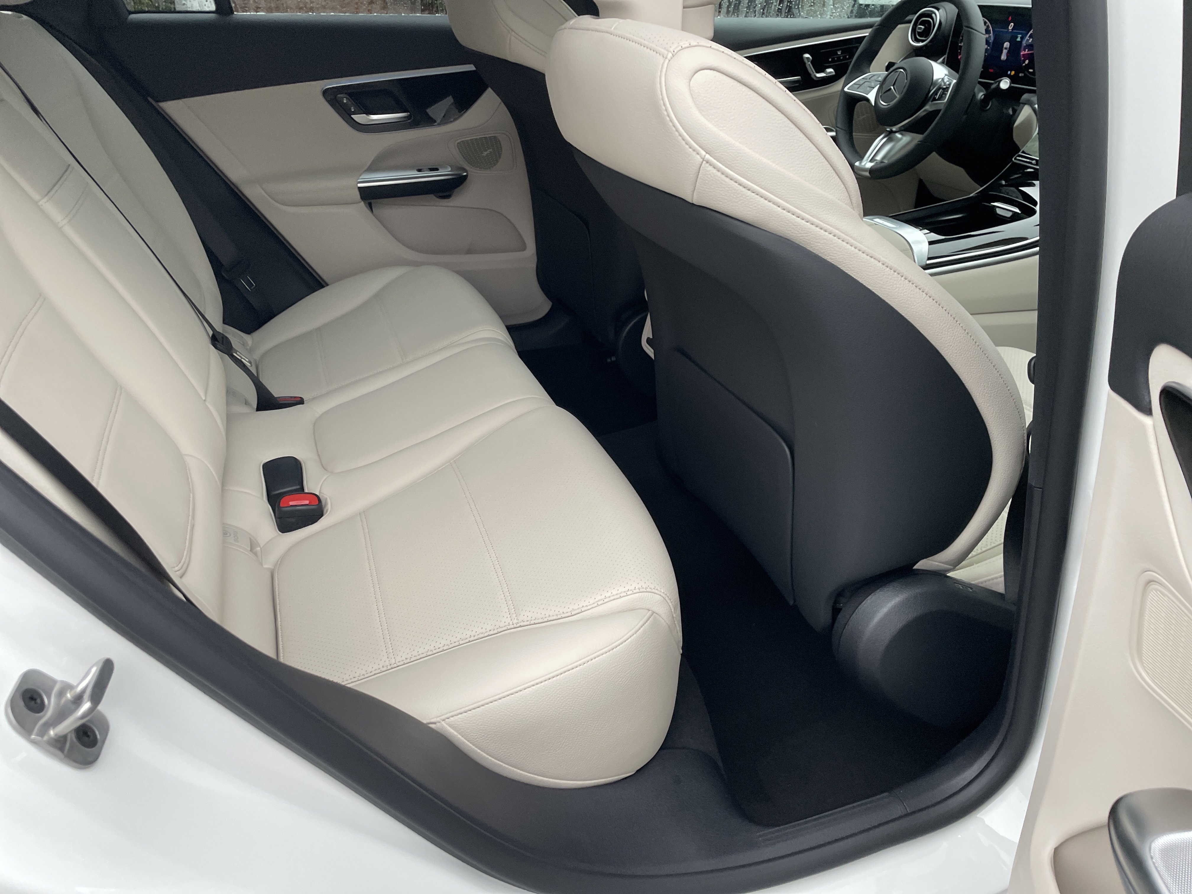 New 2026 Mercedes-Benz GLC 300 image 39