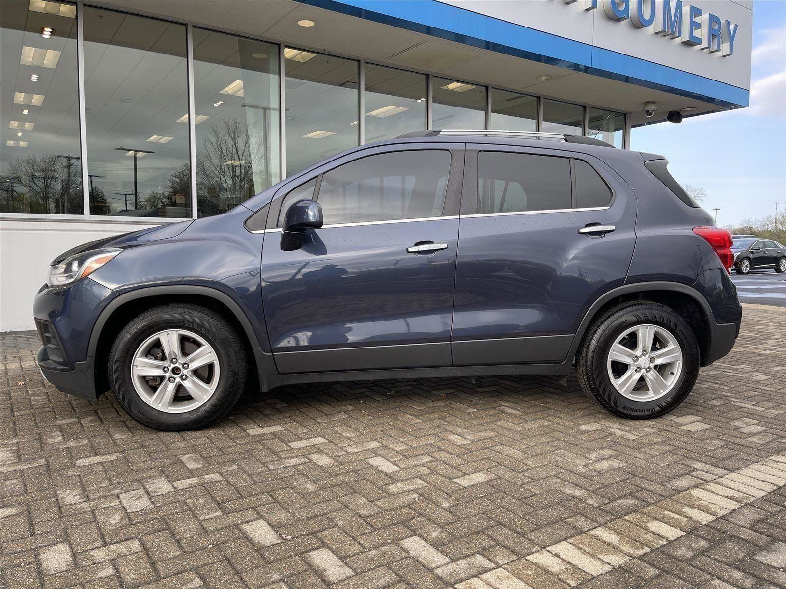 Used 2018 Chevrolet Trax LT w/ LT Convenience Package FWD image 2