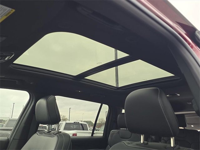 New 2025 Jeep Grand Cherokee L Limited image 10