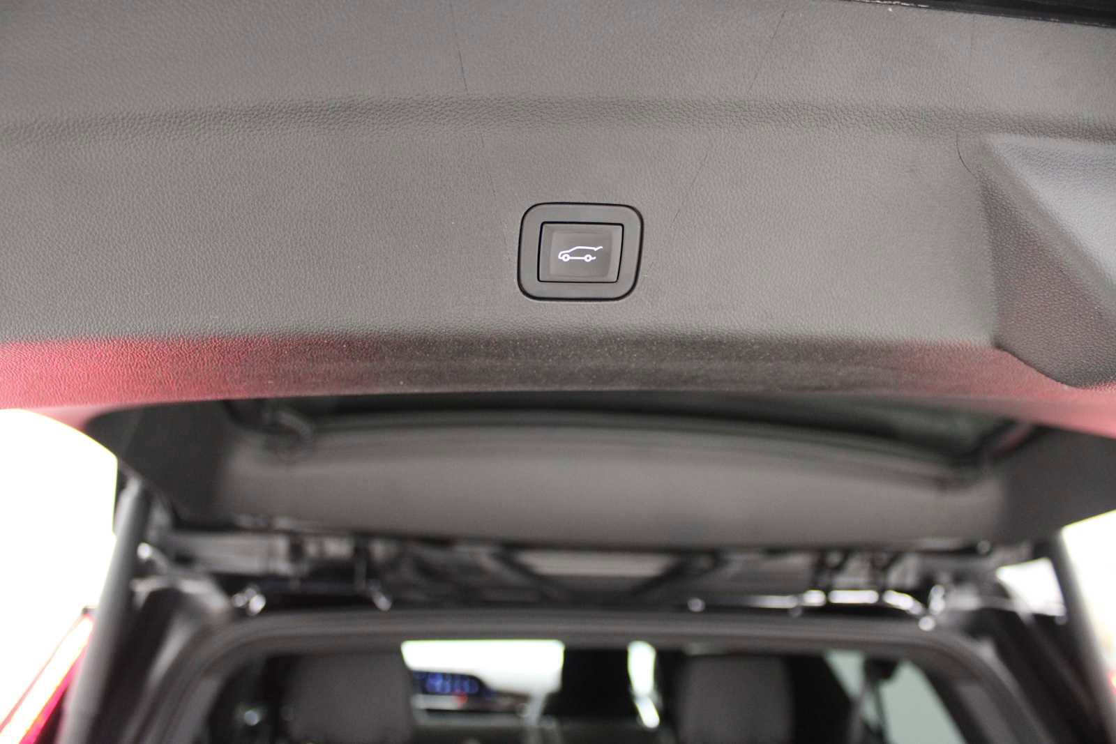 Certified 2024 Cadillac Escalade ESV Sport Platinum w/ LPO, ONYX Package image 9