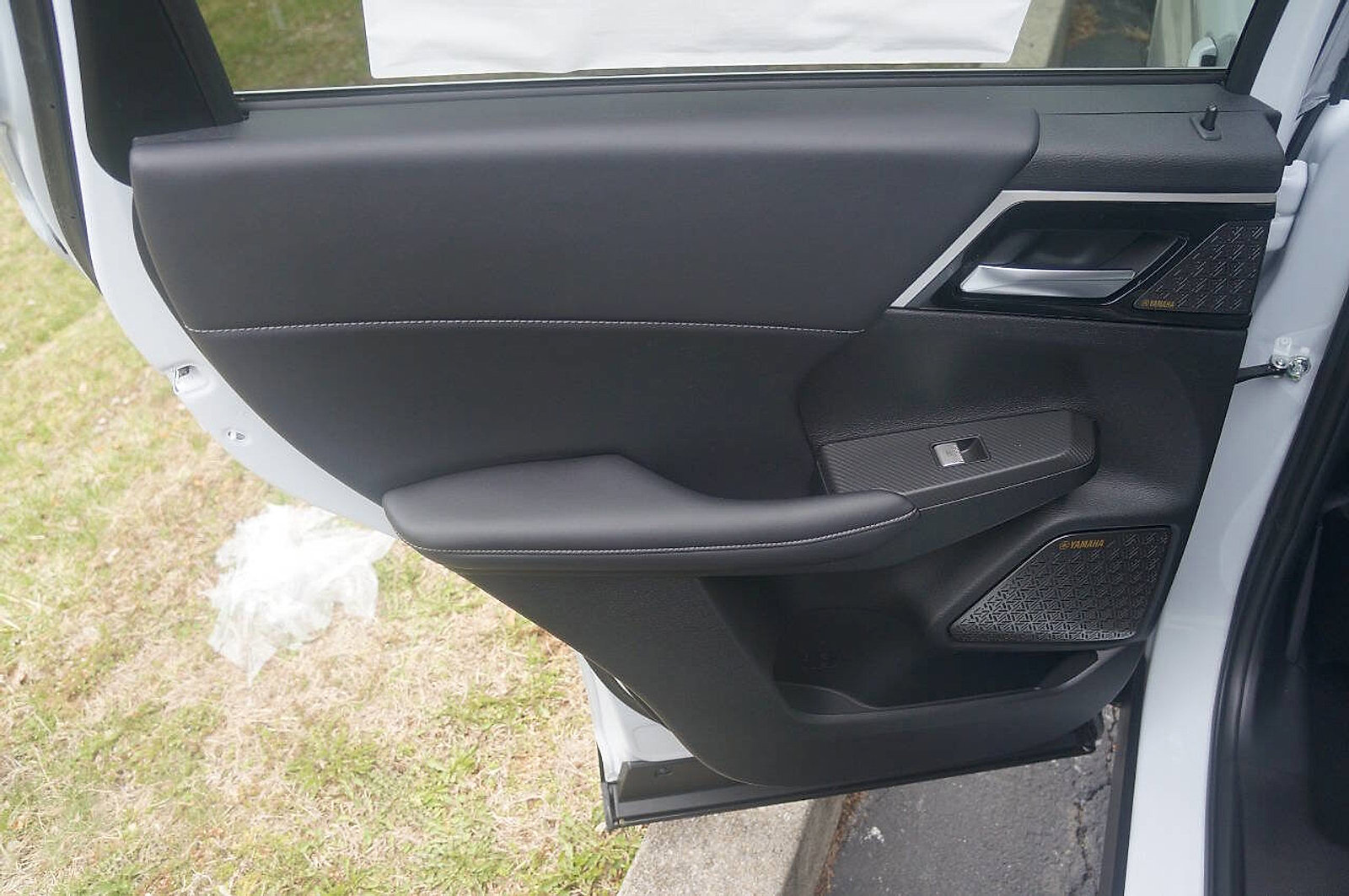 New 2025 Mitsubishi Outlander SE image 18