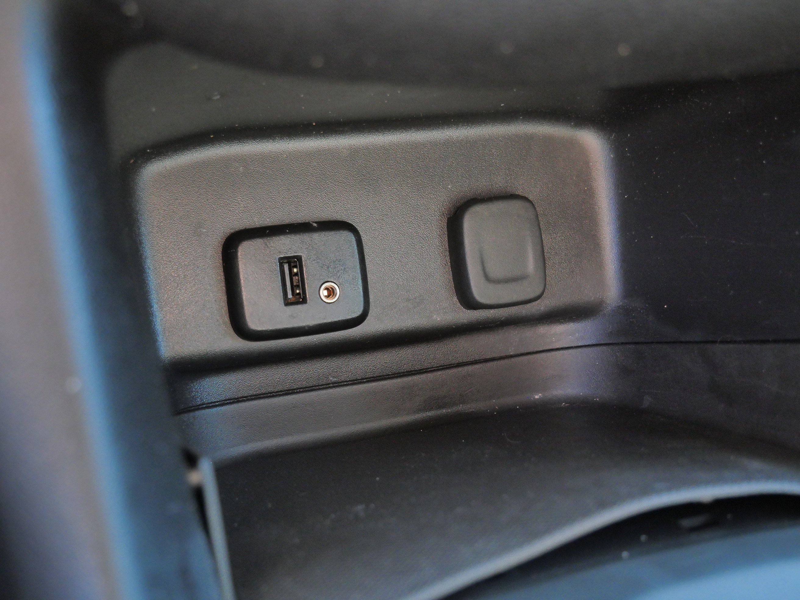 Used 2018 Chevrolet Equinox LT AWD/4WD image 31