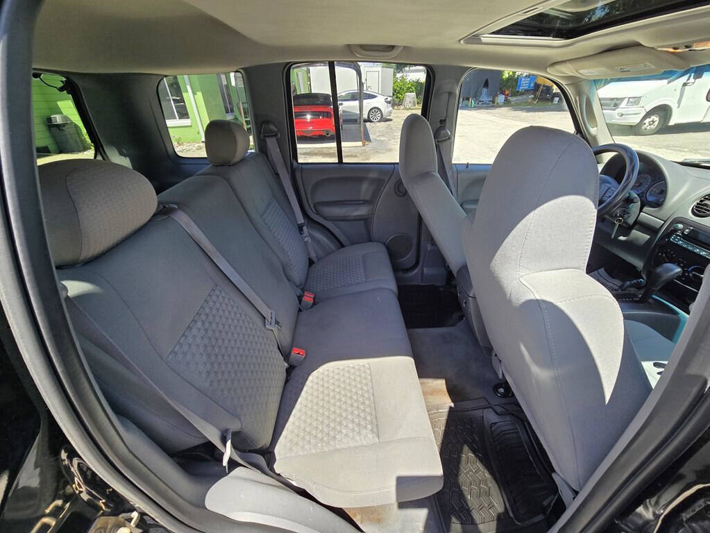 Used 2006 Jeep Liberty Sport AWD/4WD image 16