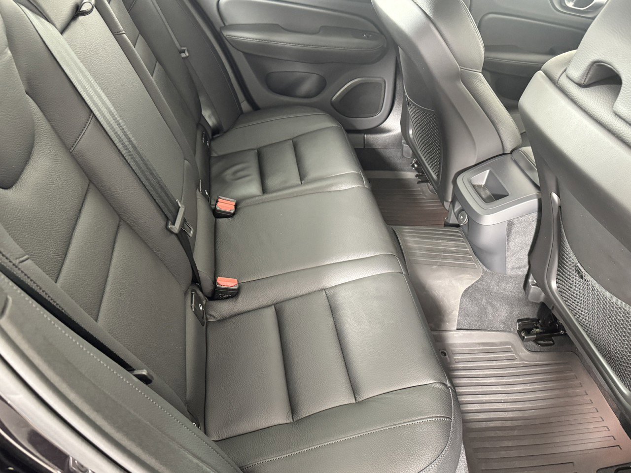 Used 2024 Volvo S60 B5 Plus image 9