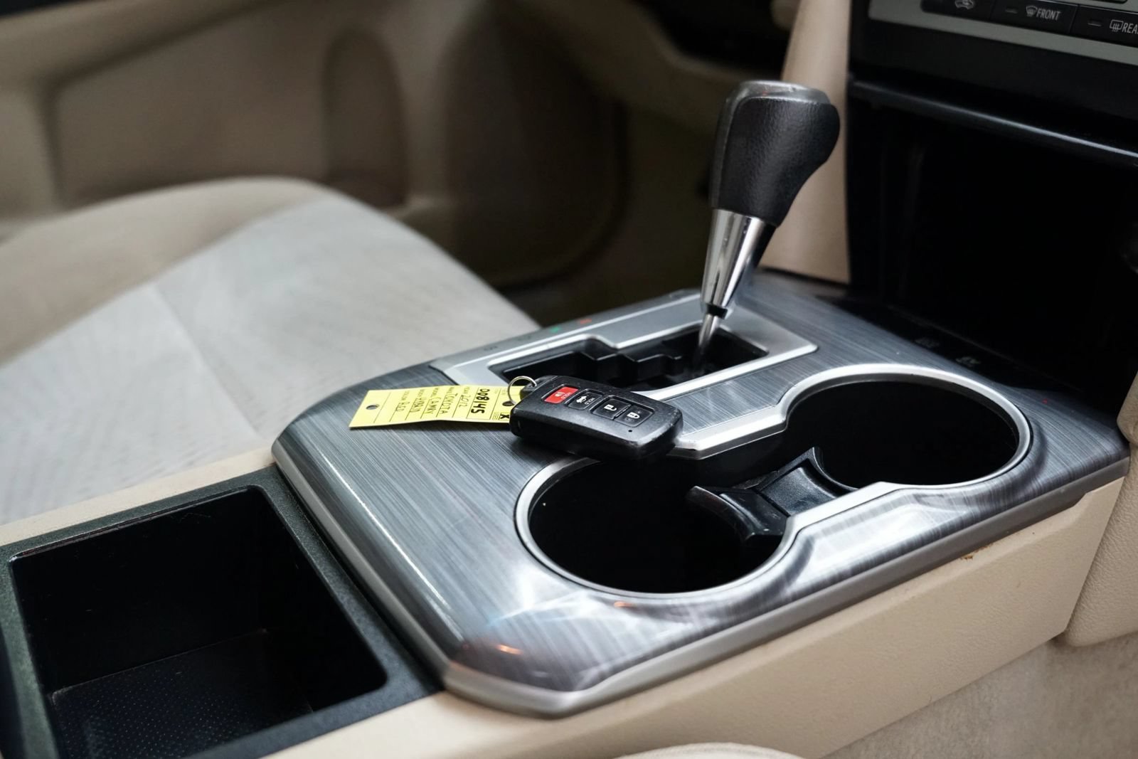 Used 2012 Toyota Camry LE w/ Preferred Accessory Pkg FWD image 33