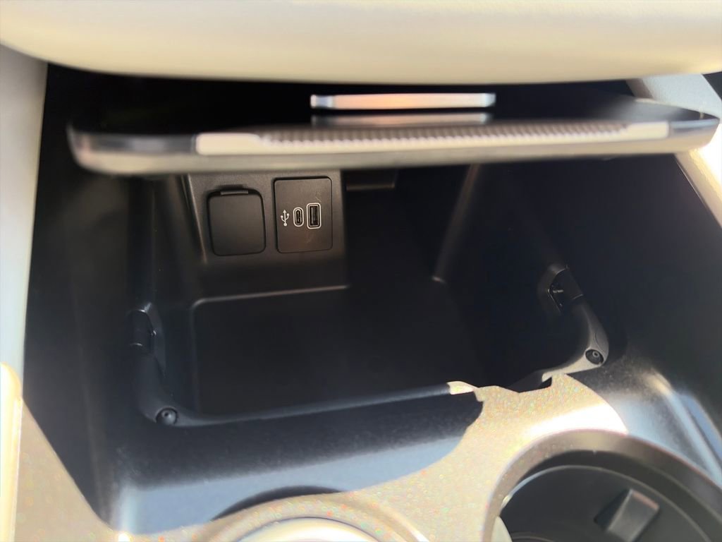 Used 2025 Ford Explorer Active w/ Active Comfort Package image 27