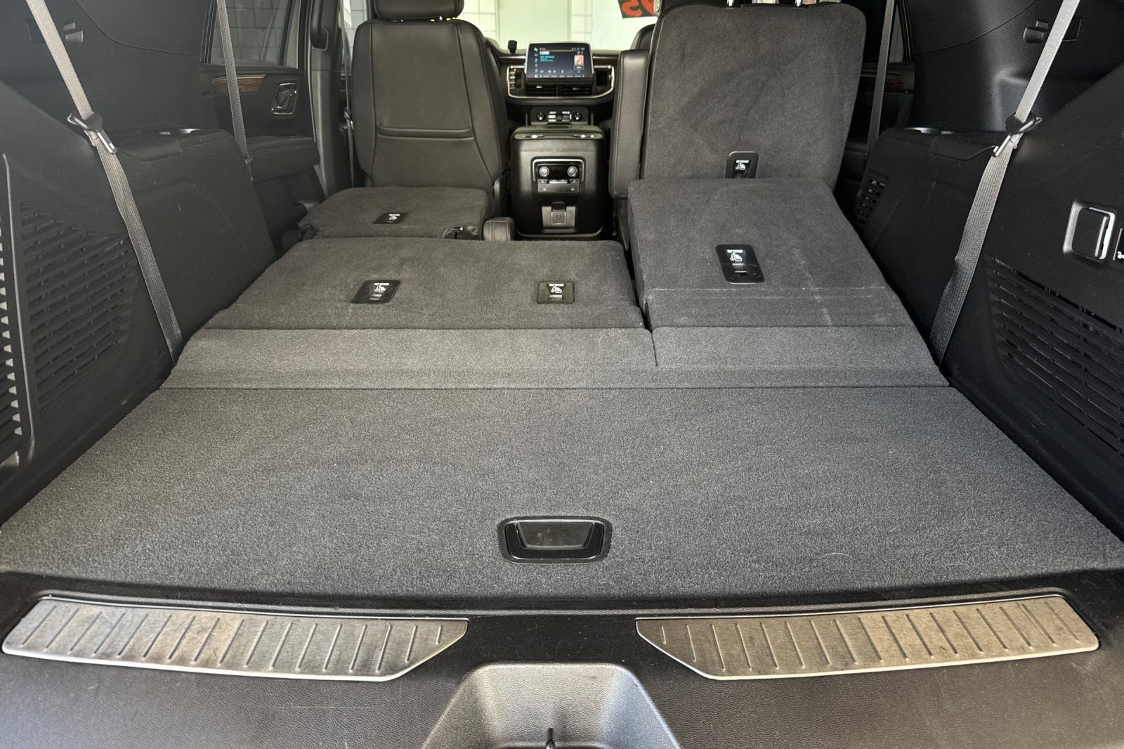 Used 2023 Chevrolet Tahoe High Country AWD/4WD image 18