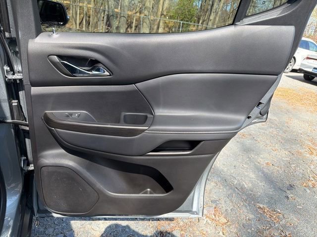 Used 2023 GMC Acadia SLT AWD/4WD image 11