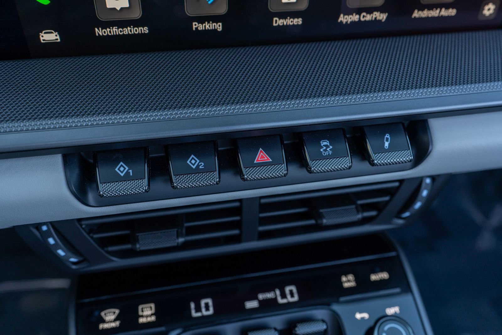 Used 2025 Porsche 911 Carrera image 32