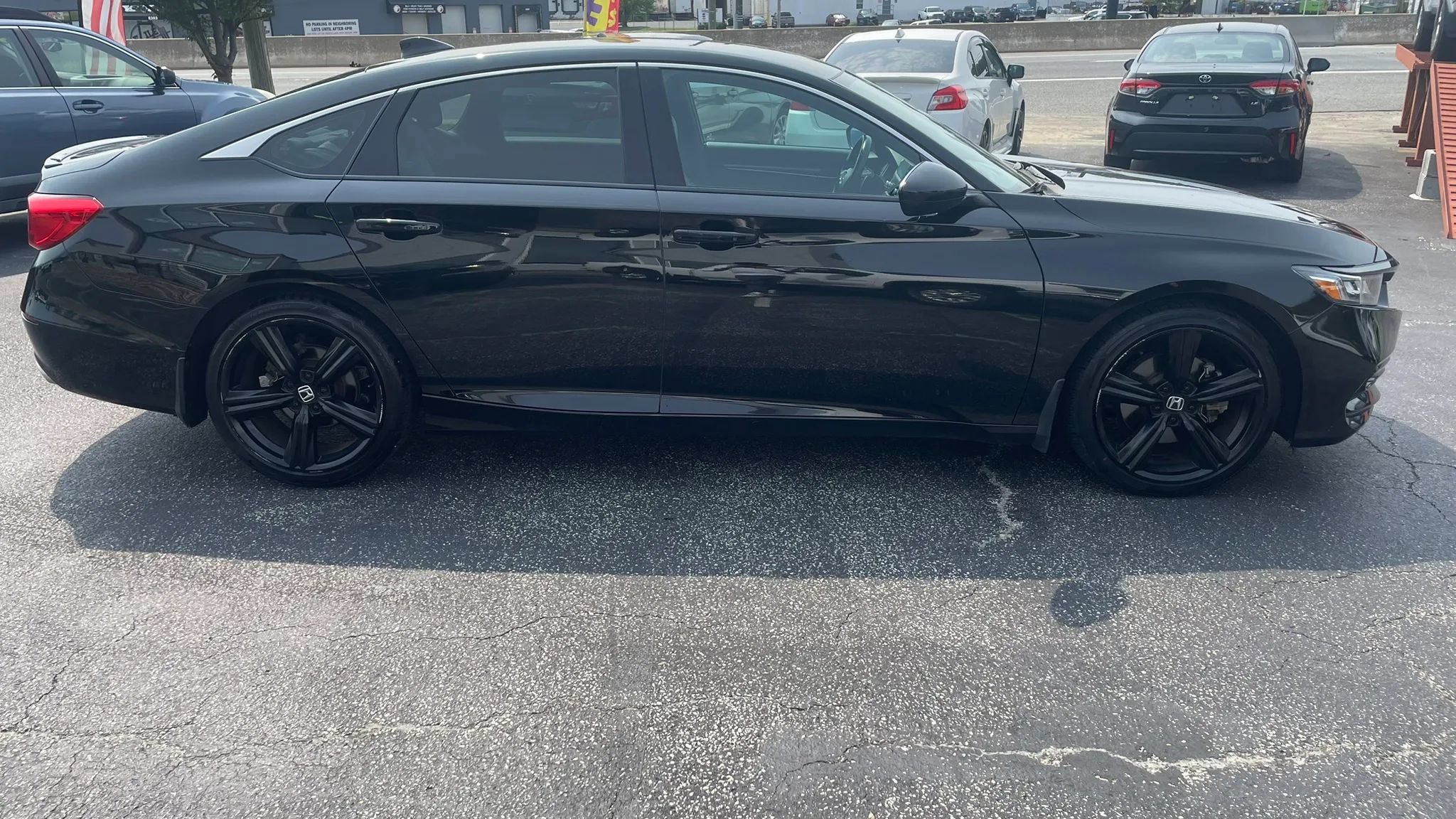 Used 2018 Honda Accord Sport image 4