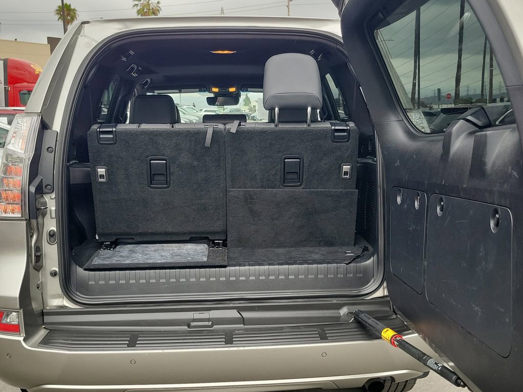 Used 2022 Lexus GX 460 Premium w/ Premium Package image 8