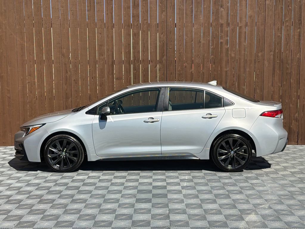 Used 2024 Toyota Corolla SE image 14