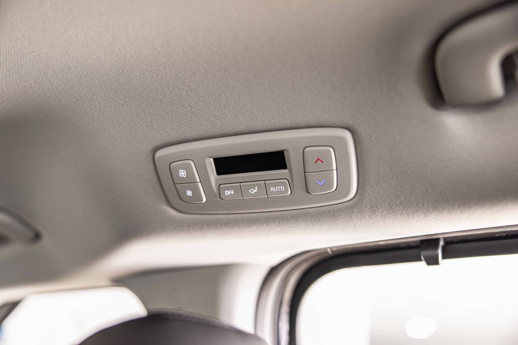 Used 2025 Kia Carnival EX image 40