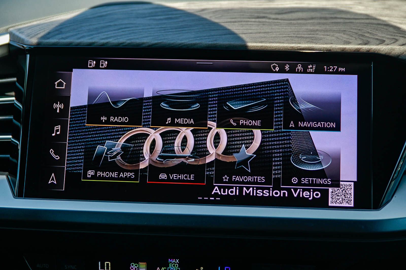 Used 2023 Audi Q4 e-tron Premium Plus w/ Premium Plus AWD/4WD image 15