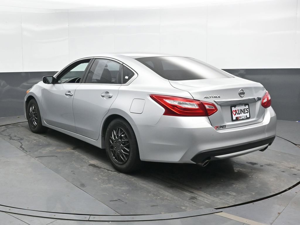 Used 2016 Nissan Altima 2.5 S w/ Power Driver Seat Package FWD image 9