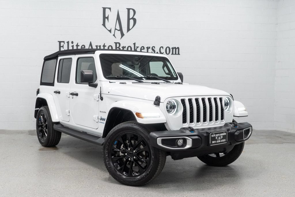Used 2023 Jeep Wrangler Unlimited Sahara w/ Cold Weather Group AWD/4WD image 6