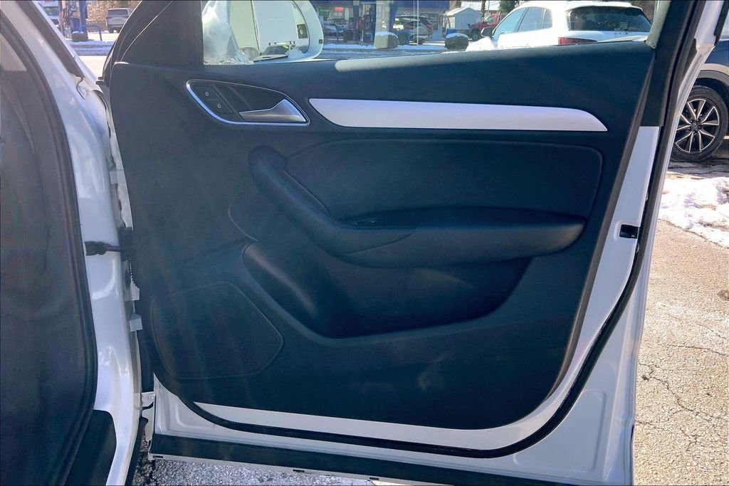 Used 2017 Audi Q3 2.0T Premium image 21