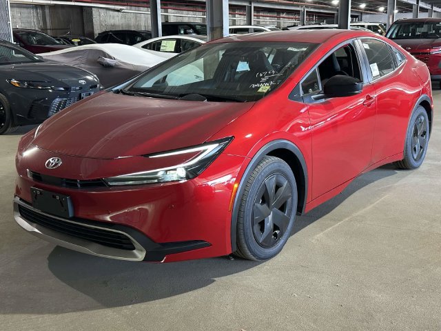New 2027 Toyota Prius Plug-In Hybrid FWD image 3