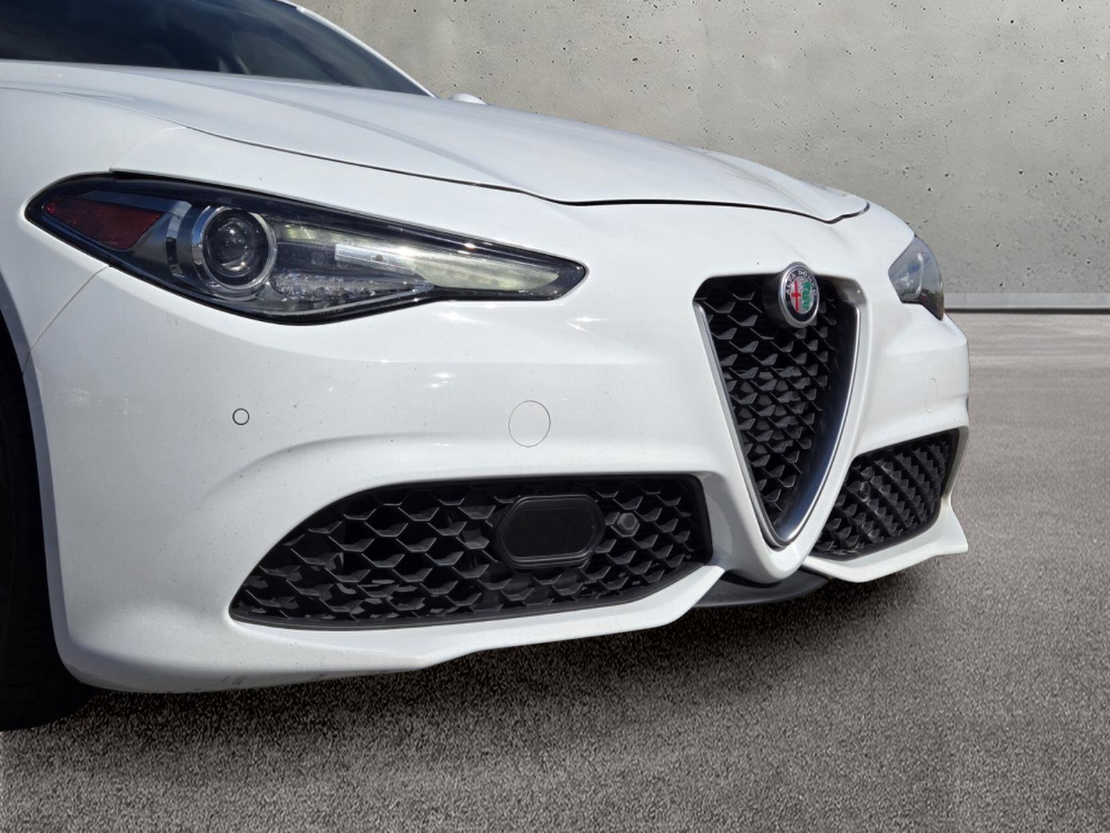 Used 2022 Alfa Romeo Giulia Ti AWD/4WD image 8