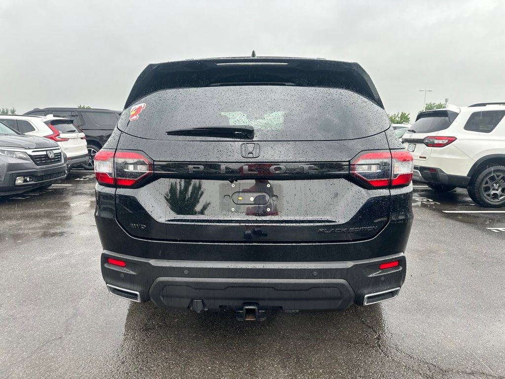 Used 2025 Honda Pilot Black Edition image 12
