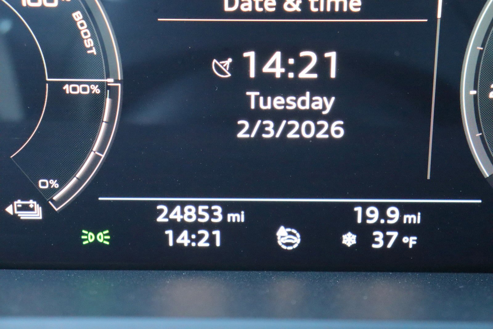 Used 2019 Audi e-tron Premium Plus w/ Cold Weather Package image 32