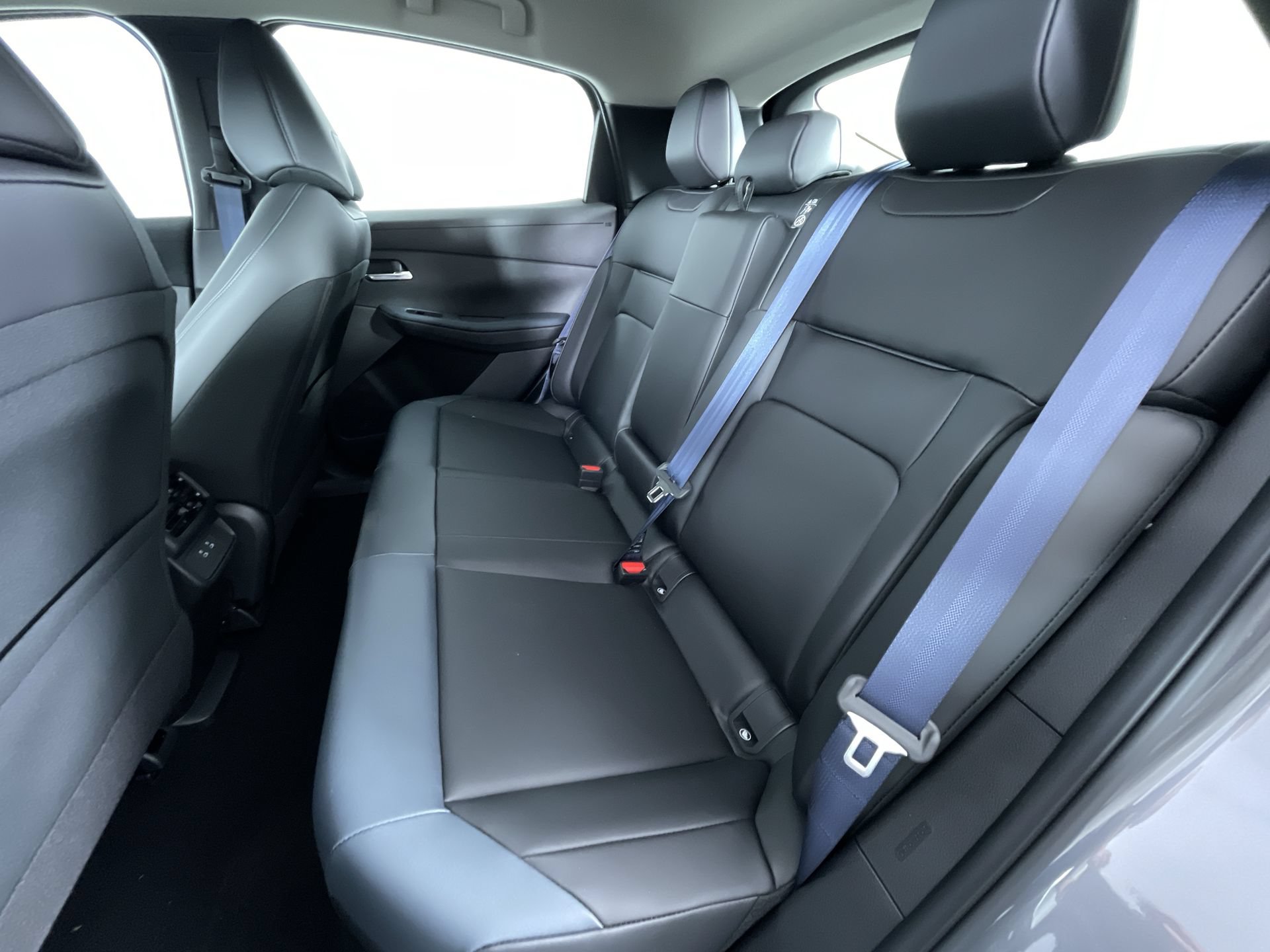 New 2026 Nissan Leaf SV+ w/ Floor Mat Package (SV+) FWD image 23