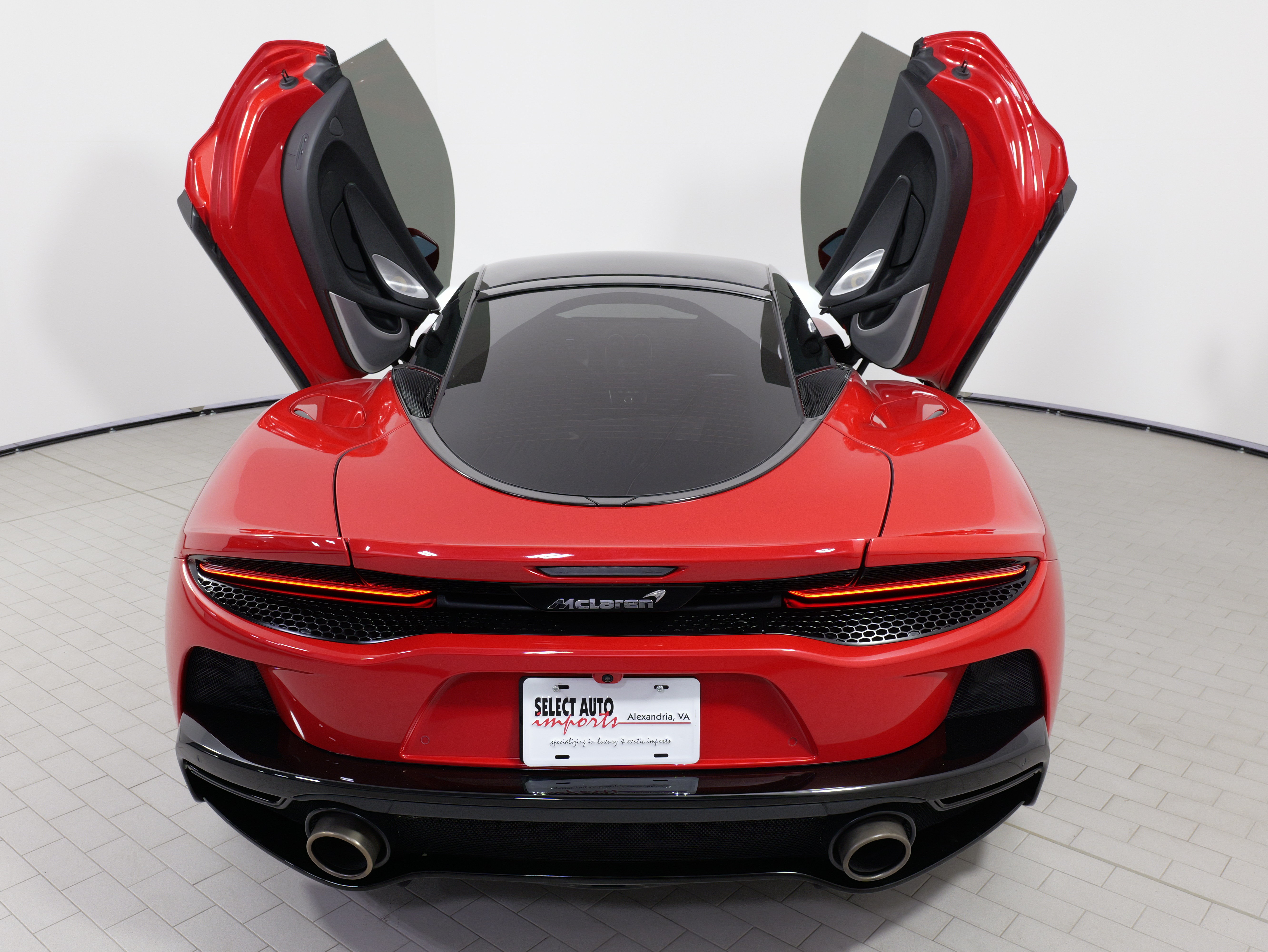 Used 2022 McLaren GT RWD image 20