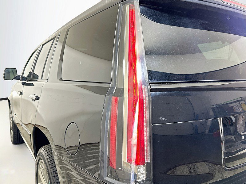Used 2019 Cadillac Escalade Platinum w/ Escalade Sport Edition AWD/4WD image 9