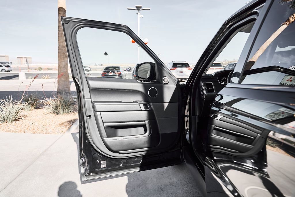 Used 2020 Land Rover Range Rover Sport SE image 15
