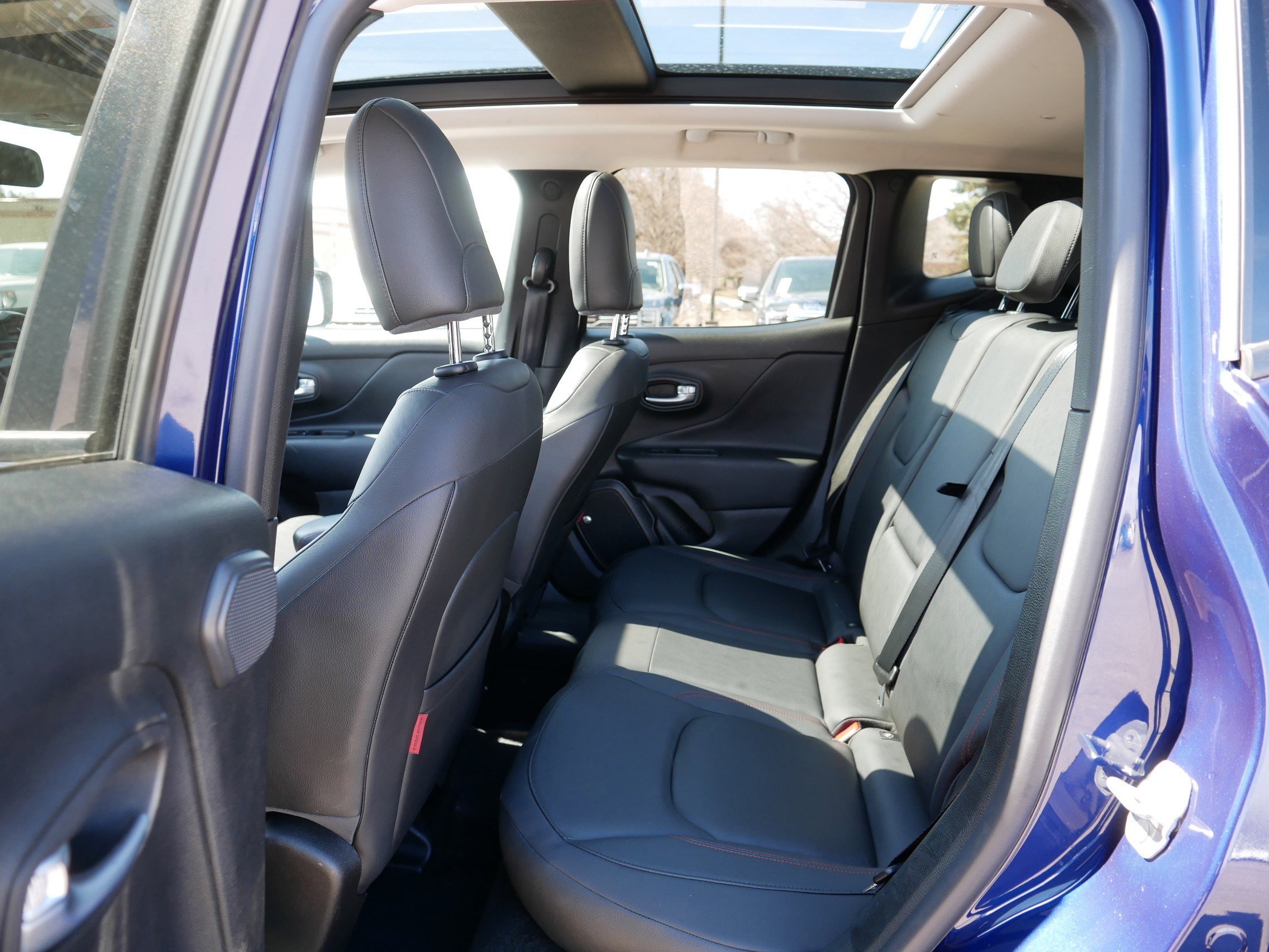 Used 2019 Jeep Renegade Trailhawk image 36