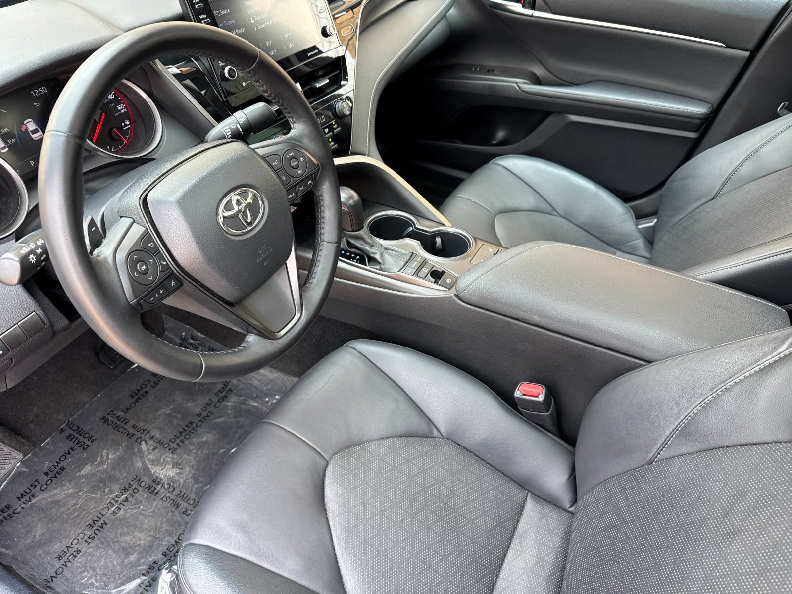 Used 2022 Toyota Camry XSE FWD image 9