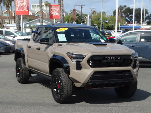 Used 2025 Toyota Tacoma TRD Pro AWD/4WD image 2