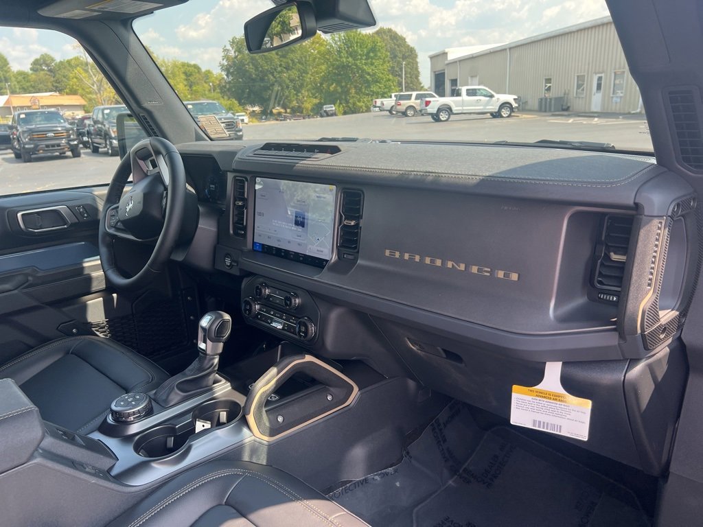 New 2025 Ford Bronco Badlands image 16