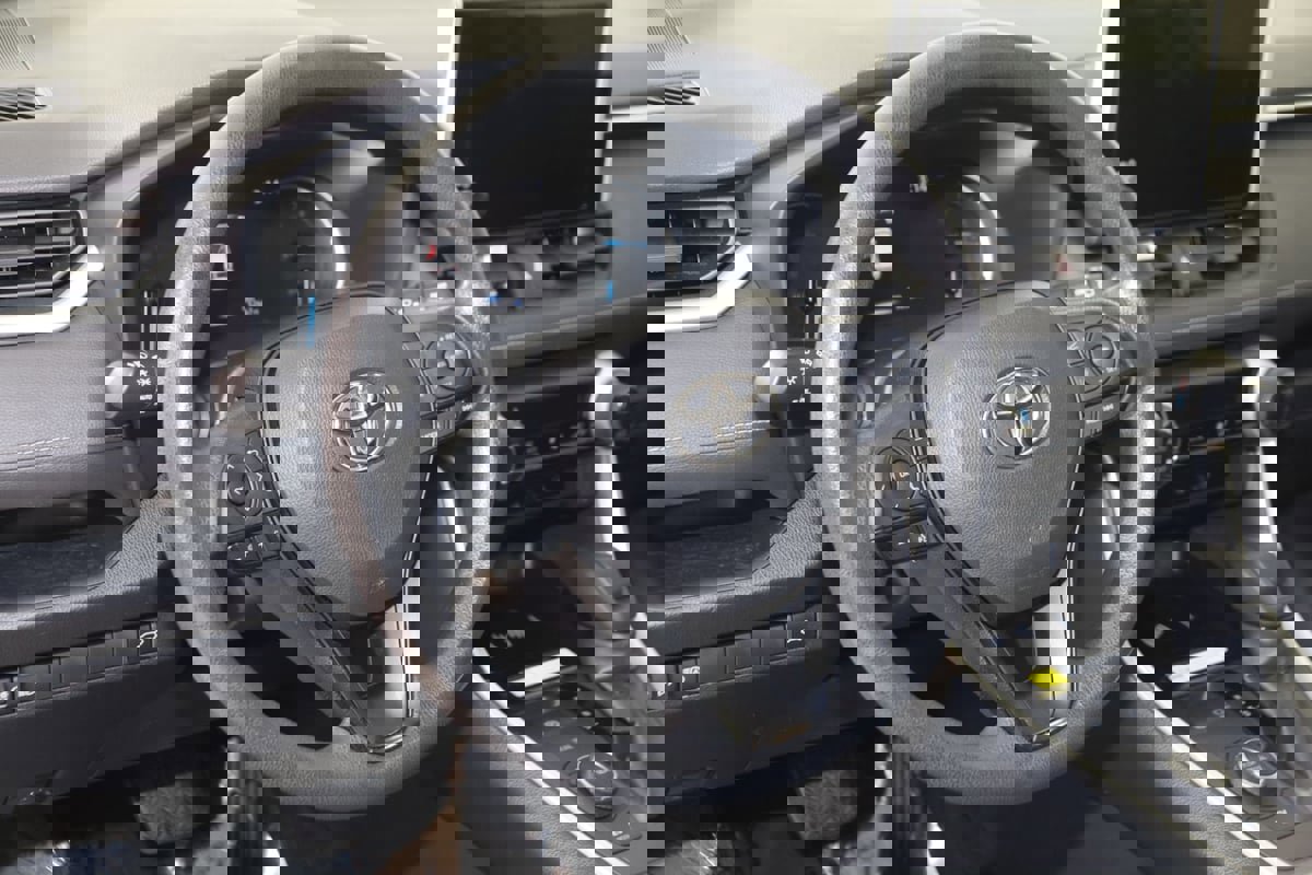 Used 2024 Toyota RAV4 XLE w/ Convenience Package AWD/4WD image 6