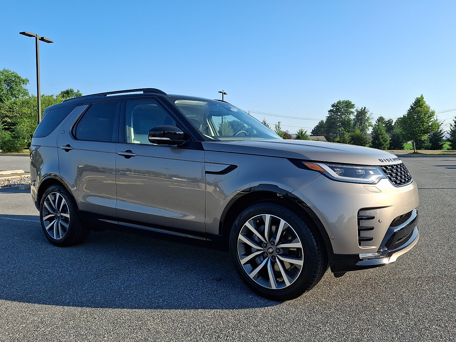 New 2026 Land Rover Discovery Dynamic SE AWD/4WD image 7