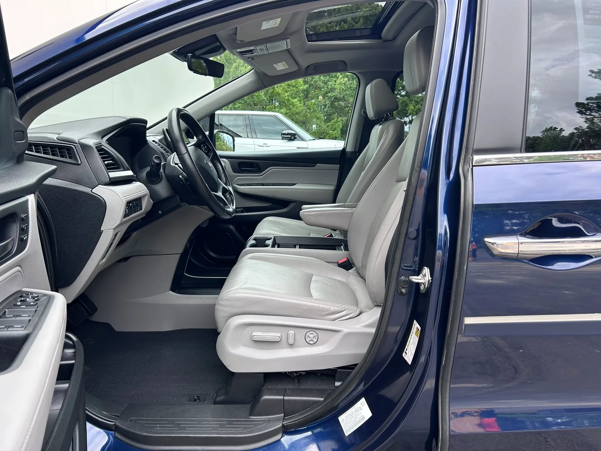 Used 2018 Honda Odyssey EX-L image 23