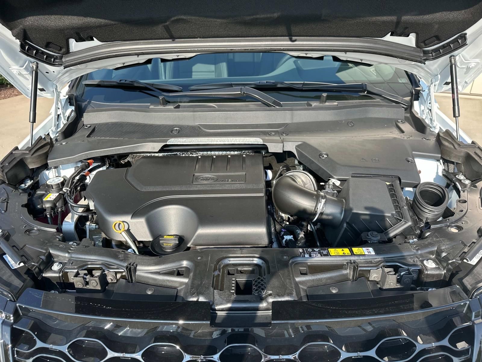 New 2025 Land Rover Discovery Sport Dynamic SE image 21