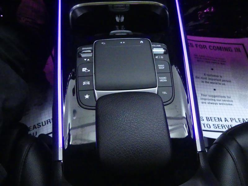 Used 2022 Mercedes-Benz GLB 250 GLB 250 w/ Premium Package Lite image 18