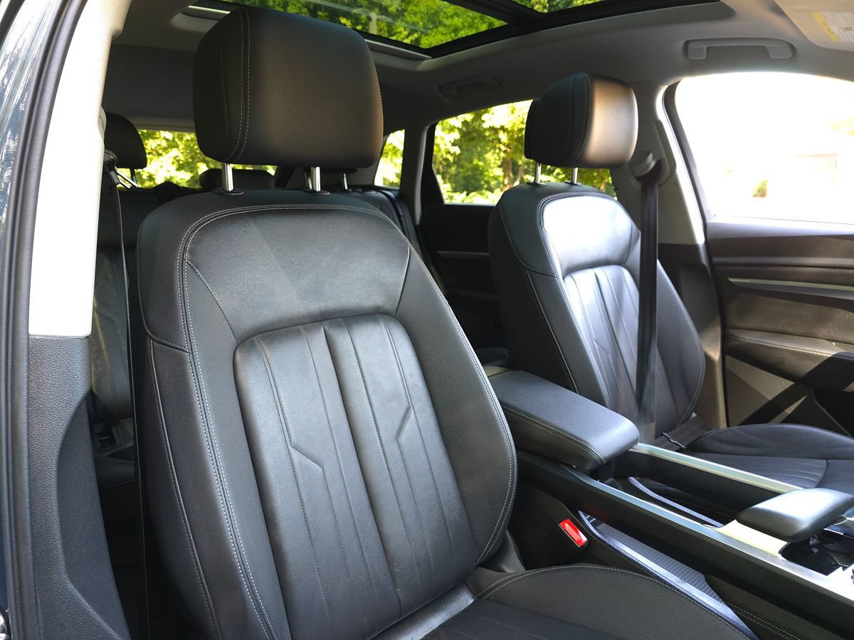Used 2024 Audi Q8 e-tron Premium AWD/4WD image 21