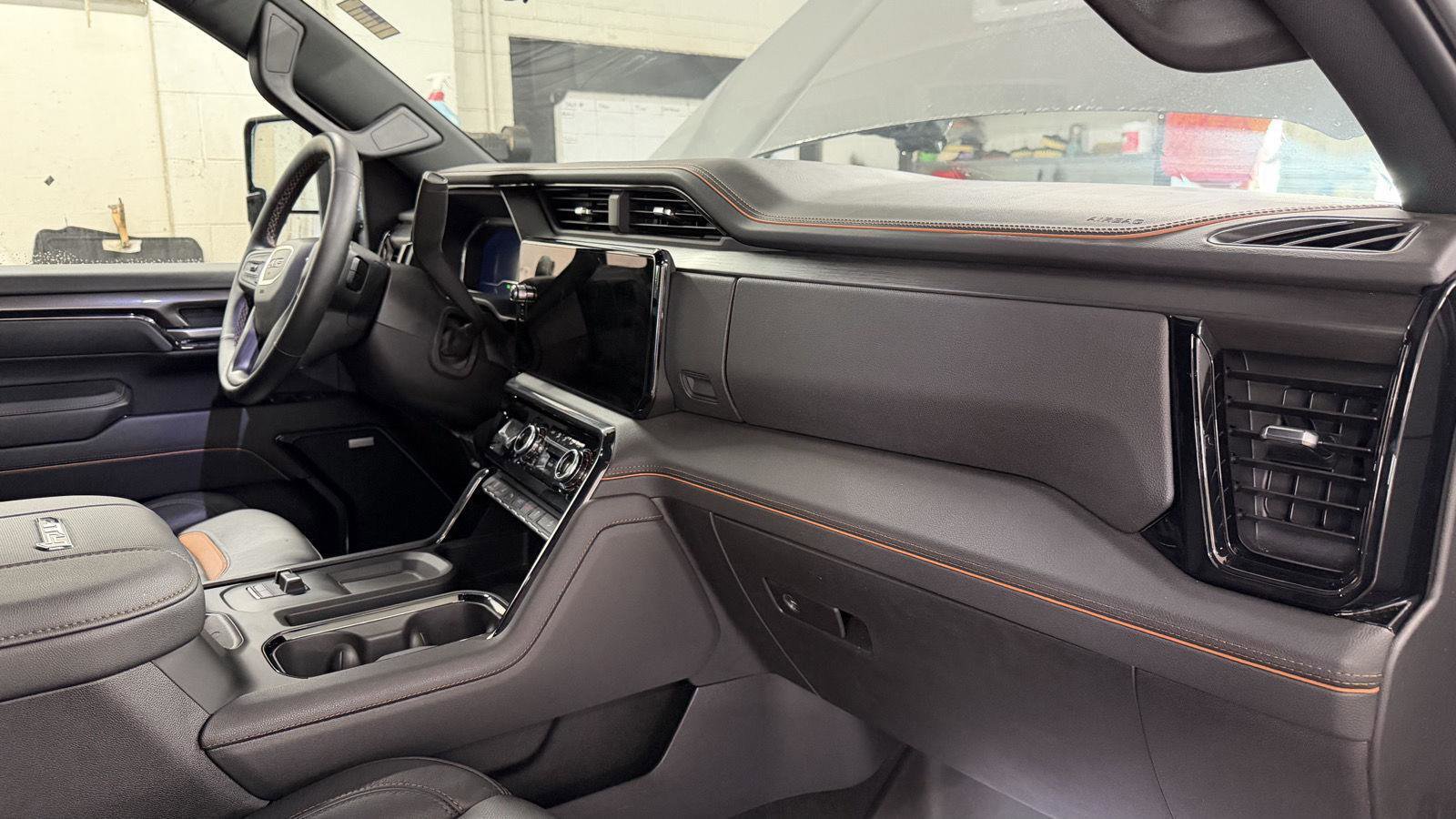 Used 2025 GMC Sierra 2500 AT4 w/ AT4 Premium Plus Package image 24