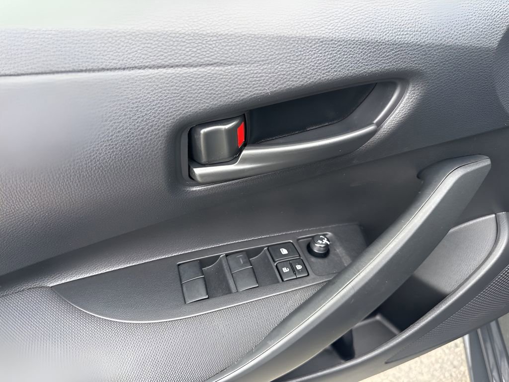 Used 2025 Toyota Corolla LE image 23