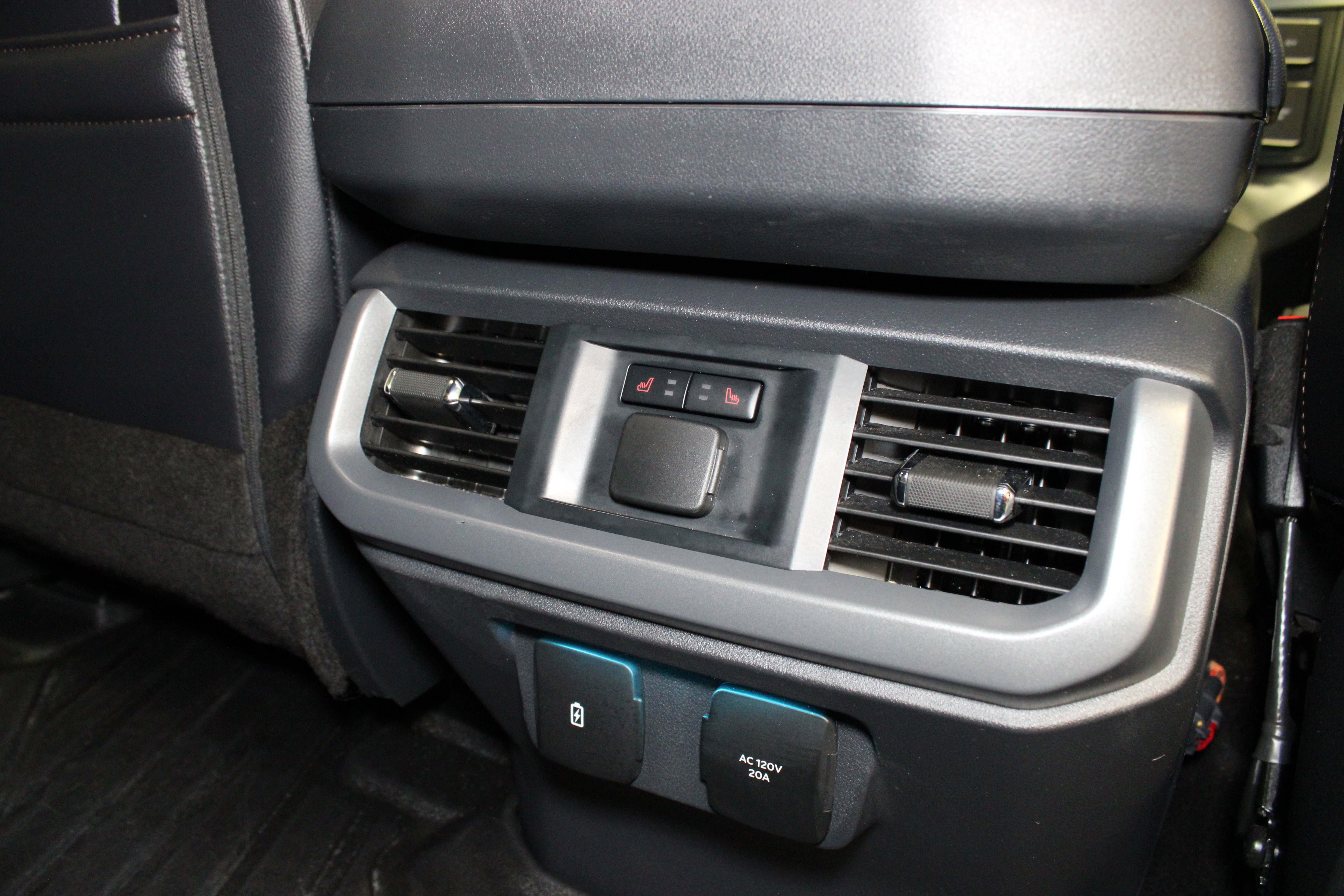Used 2025 Ford F150 Lariat w/ Equipment Group 502A High AWD/4WD image 29