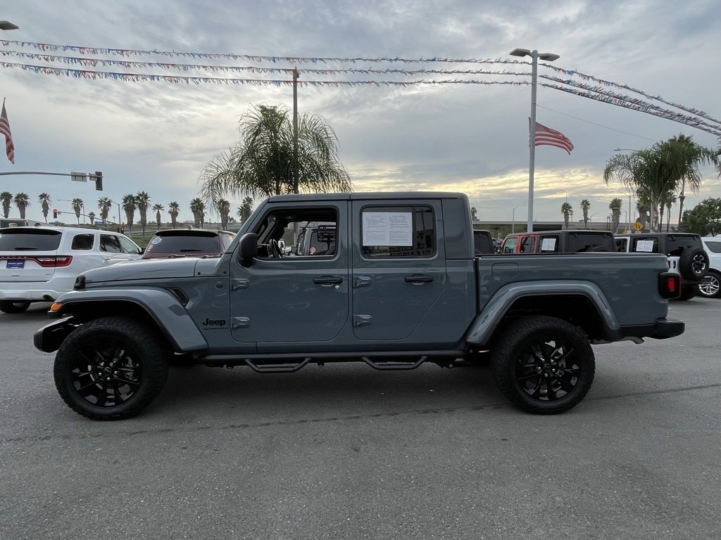 Certified 2025 Jeep Gladiator Sport image 4