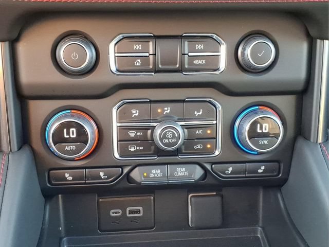 Used 2024 Chevrolet Tahoe RST w/ Luxury Package AWD/4WD image 20